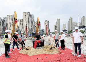 廣西建工四建第三分公司平陽縣鰲江鎮(zhèn)濱江文化中心建設(shè)工程舉行開工儀式